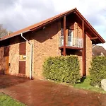 Modernes In Ostfriesland Bis 10 Personen Mit 4 Schlafzimmer Und Garten *