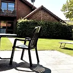 Modernes In Ostfriesland Bis 10 Personen Mit 4 Schlafzimmer Und Garten Casa vacanze Uplengen