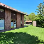 Modernes In Ostfriesland Bis 10 Personen Mit 4 Schlafzimmer Und Garten Uplengen