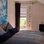 Modernes In Ostfriesland Bis 10 Personen Mit 4 Schlafzimmer Und Garten Uplengen