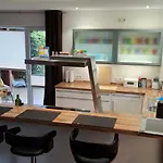 Dom wakacyjny Modernes In Ostfriesland Bis 10 Personen Mit 4 Schlafzimmer Und Garten *