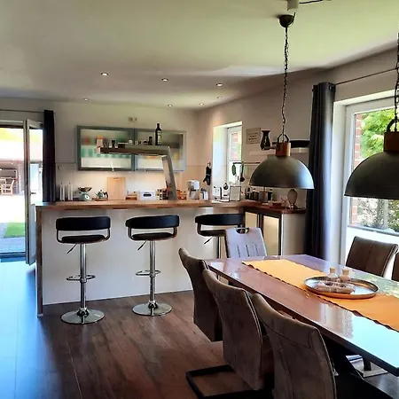 Modernes Ferienhaus In Ostfriesland Bis 10 Personen Mit 4 Schlafzimmer Und Garten * Uplengen