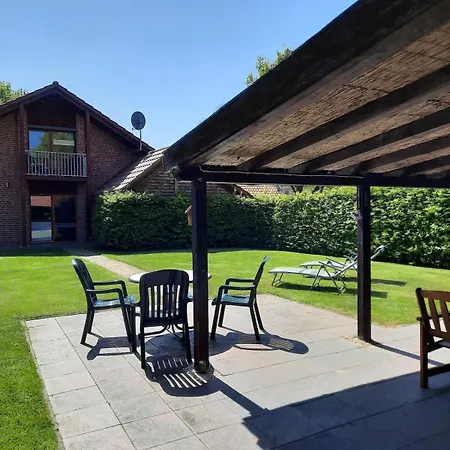 Modernes In Ostfriesland Bis 10 Personen Mit 4 Schlafzimmer Und Garten * Uplengen