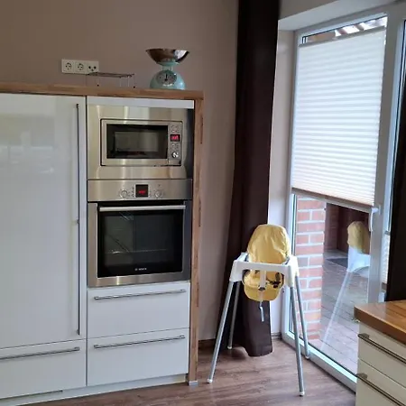 Modernes In Ostfriesland Bis 10 Personen Mit 4 Schlafzimmer Und Garten * Uplengen