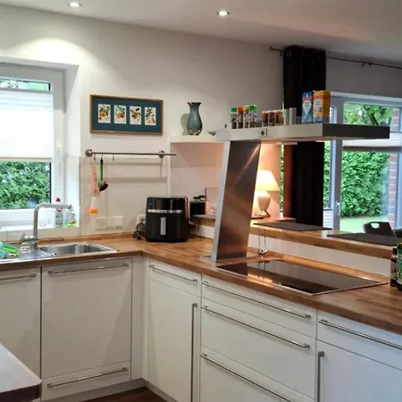 Tatil Evi Modernes In Ostfriesland Bis 10 Personen Mit 4 Schlafzimmer Und Garten Uplengen
