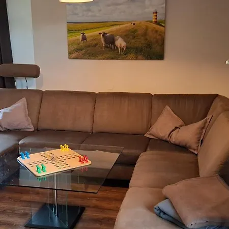 Casa de Férias Modernes Ferienhaus In Ostfriesland Bis 10 Personen Mit 4 Schlafzimmer Und Garten Uplengen
