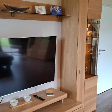 Modernes In Ostfriesland Bis 10 Personen Mit 4 Schlafzimmer Und Garten Uplengen