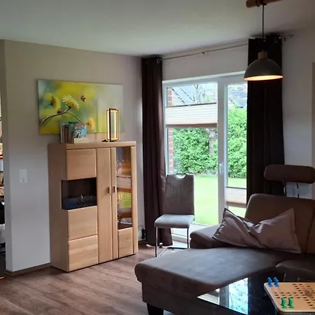 Modernes In Ostfriesland Bis 10 Personen Mit 4 Schlafzimmer Und Garten Tatil Evi