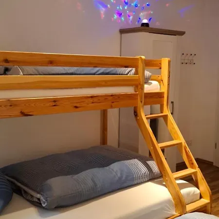 Modernes In Ostfriesland Bis 10 Personen Mit 4 Schlafzimmer Und Garten