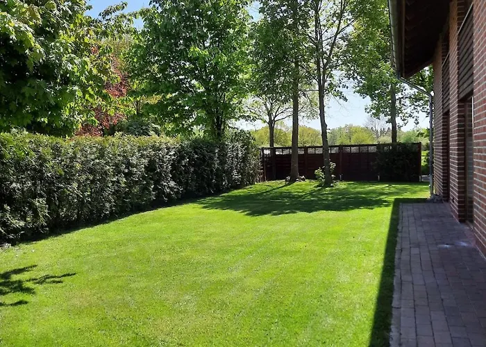 Modernes Ferienhaus In Ostfriesland Bis 10 Personen Mit 4 Schlafzimmer Und Garten Uplengen