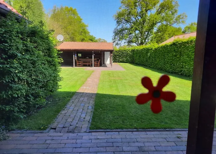 Casa de Férias Modernes Ferienhaus In Ostfriesland Bis 10 Personen Mit 4 Schlafzimmer Und Garten