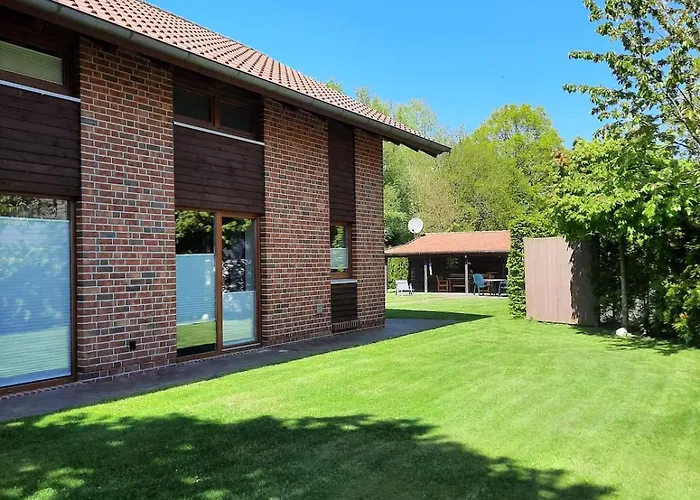 Modernes Ferienhaus In Ostfriesland Bis 10 Personen Mit 4 Schlafzimmer Und Garten Uplengen