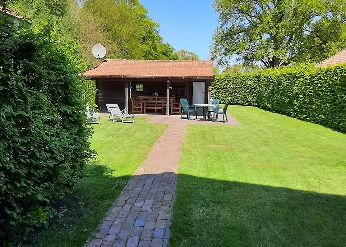 Casa de Férias Modernes Ferienhaus In Ostfriesland Bis 10 Personen Mit 4 Schlafzimmer Und Garten Uplengen