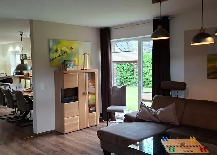 Modernes Ferienhaus In Ostfriesland Bis 10 Personen Mit 4 Schlafzimmer Und Garten Casa de Férias