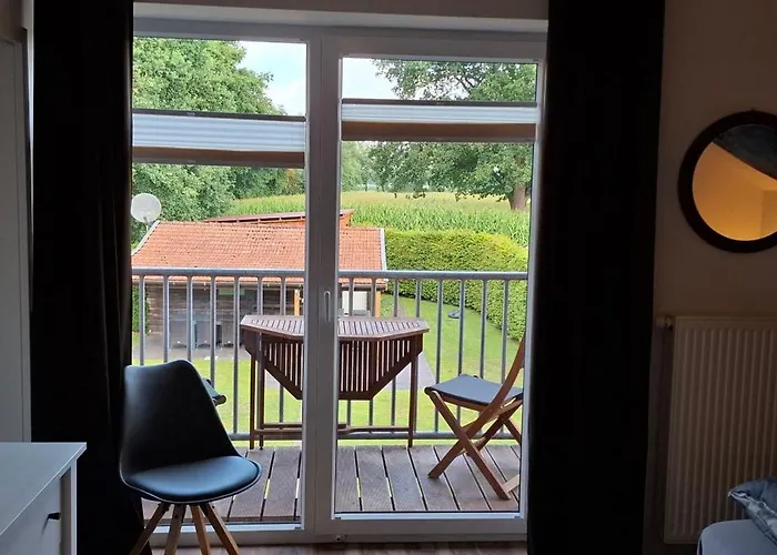 Casa de Férias Modernes Ferienhaus In Ostfriesland Bis 10 Personen Mit 4 Schlafzimmer Und Garten