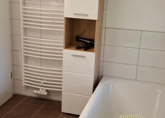 Casa de Férias Modernes Ferienhaus In Ostfriesland Bis 10 Personen Mit 4 Schlafzimmer Und Garten